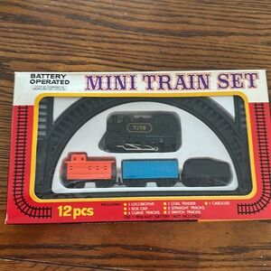 Vintage Mini Train Set Box Car locomotive coal tender tracks caboose